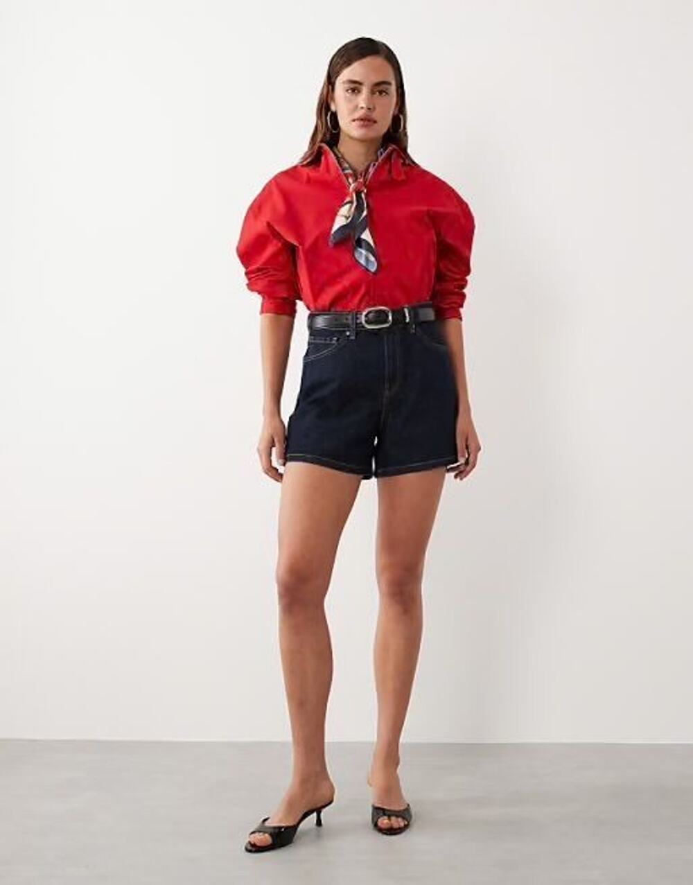 Mango x Hailey Bieber Indigo High Rise Denim Shorts Size 4
